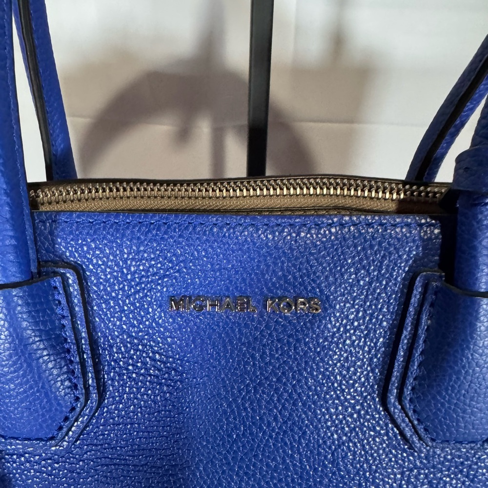 Michael Kors Blue Mercer Leather Convertible Tote with matching wallet - Picture 4 of 16
